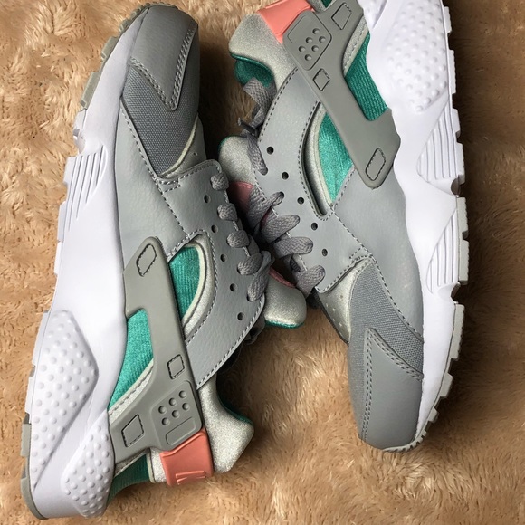 Nike Huaraches-GS-south beach 2017 release - Picture 5 of 7